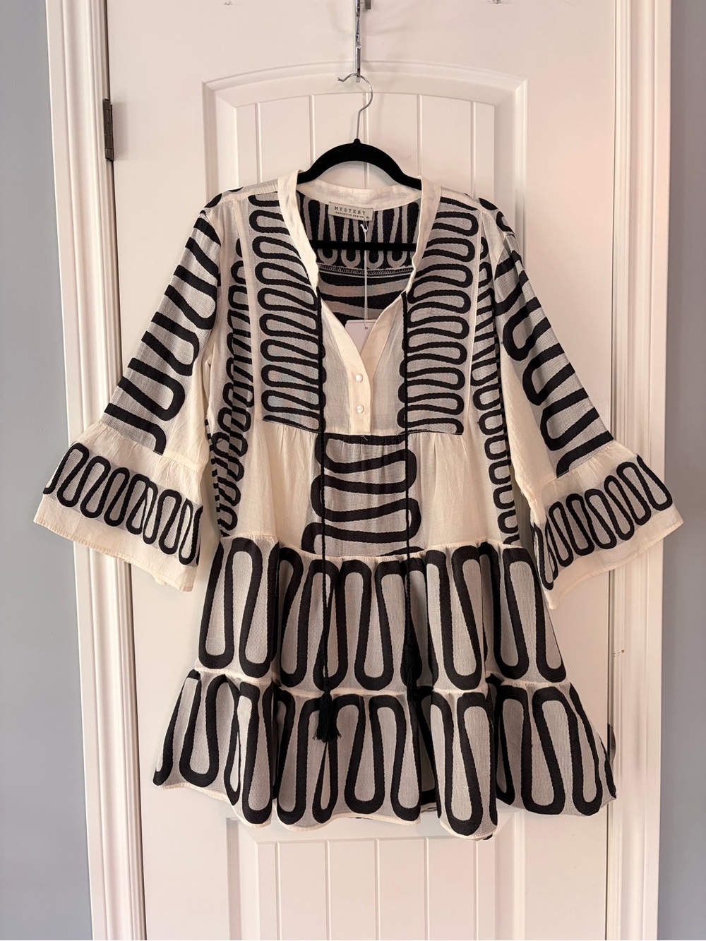 Black & White Graphic V-Neck Dress
